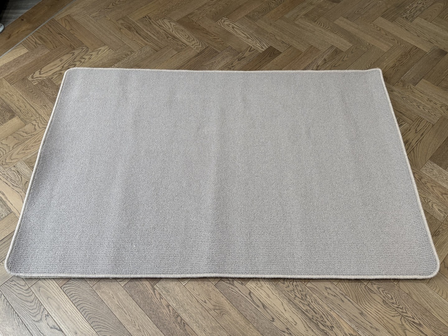 Wool Rug - Medium with Whipped Edge, Grey (120 X 180)
