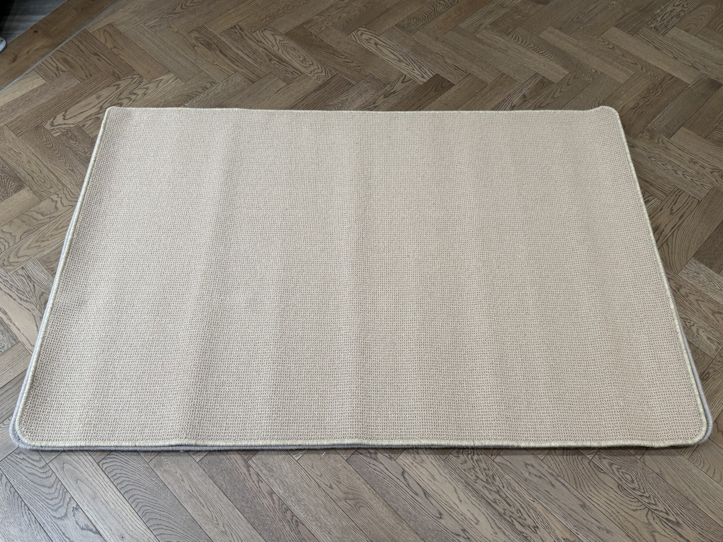 Wool Rug - Medium with Whipped Edge, Beige (120 X 180)