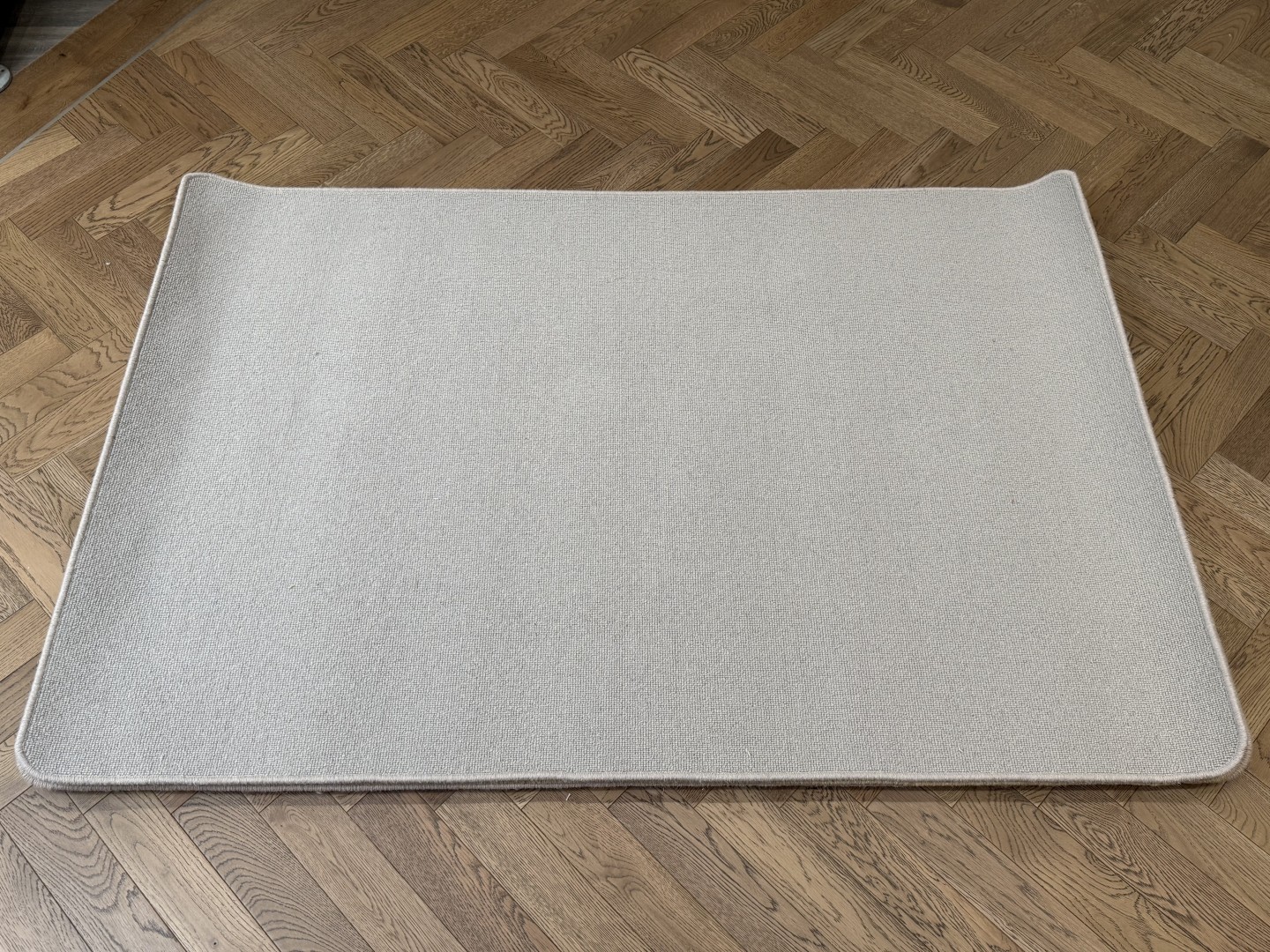 Wool Rug - Medium with Whipped Edge, Neutral (120 X 180)