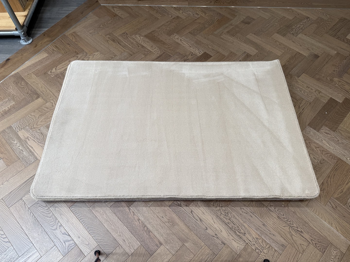 Synthetic Rug - Medium with Whipped Edge, Beige (120 X 180)
