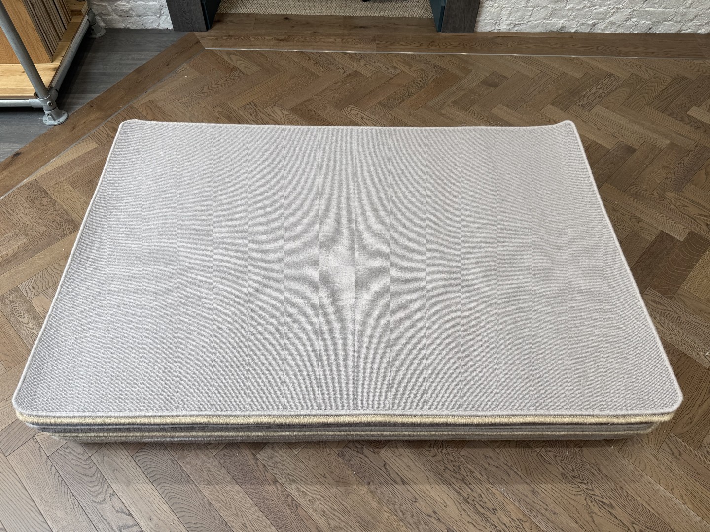 Wool Rug - Medium with Whipped Edge, Neutral (120 X 180)