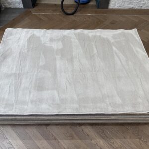 Synthetic Rug - Medium with Whipped Edge, Silver (120 X 180)