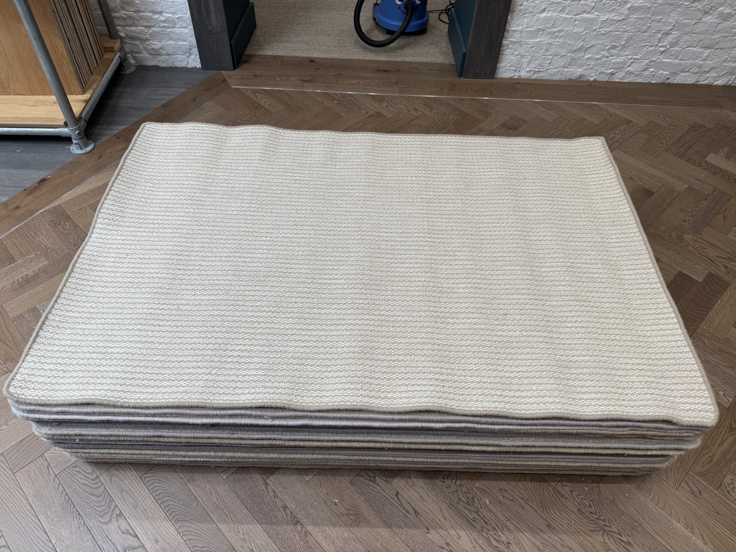 Wool Rug - Medium with Whipped Edge, Beige, Neutral (120 X 180)