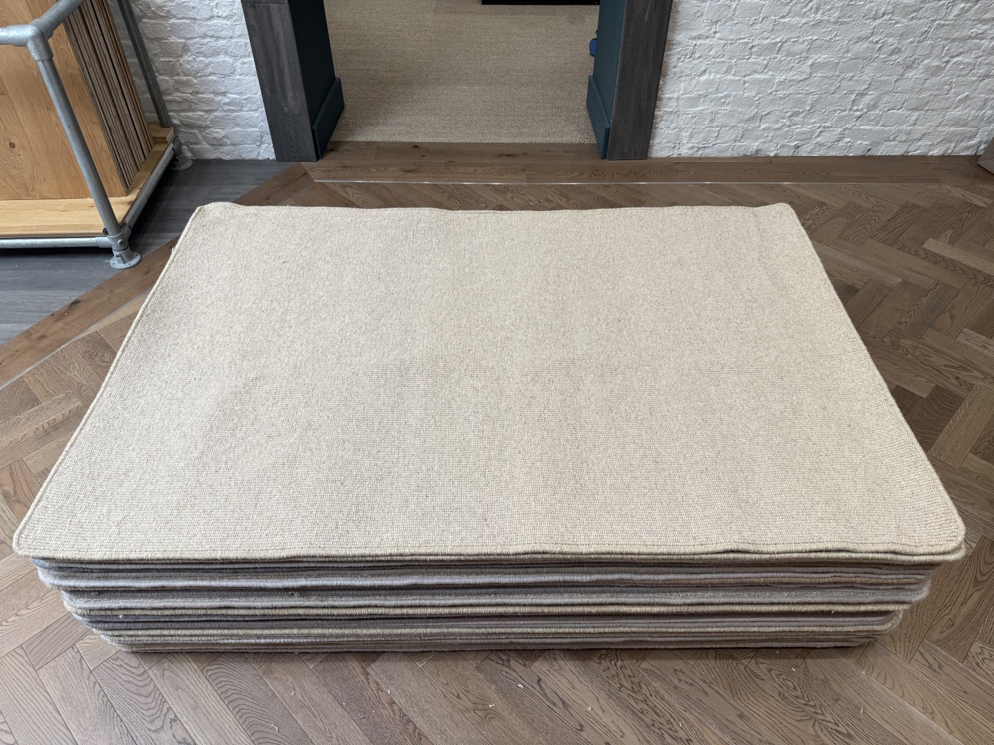 Wool Rug - Medium with Whipped Edge, Beige (120 X 180)