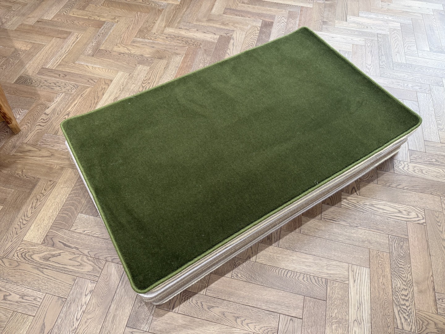 Wool Rug - Small with Whipped Edge, Green (90 X 150)