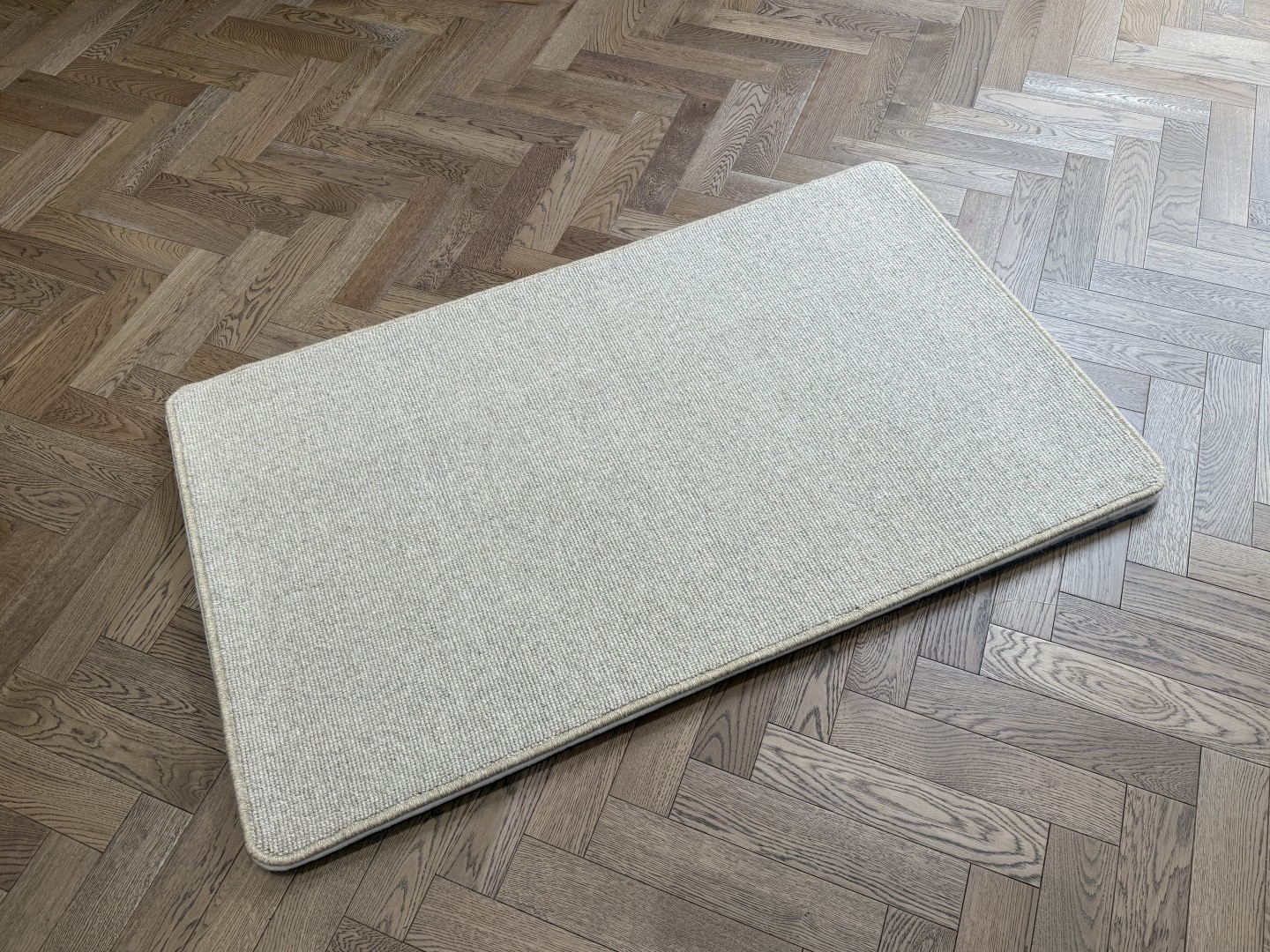 Wool Rug - Small with Whipped Edge, Neutral, Grey (90 X 150)